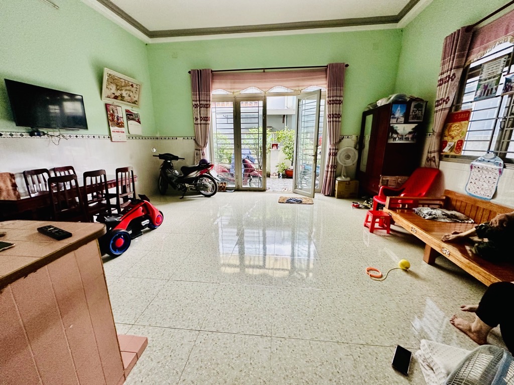 Chủ B-á-N gấp 4 căn liền kề Đình Phong Phú