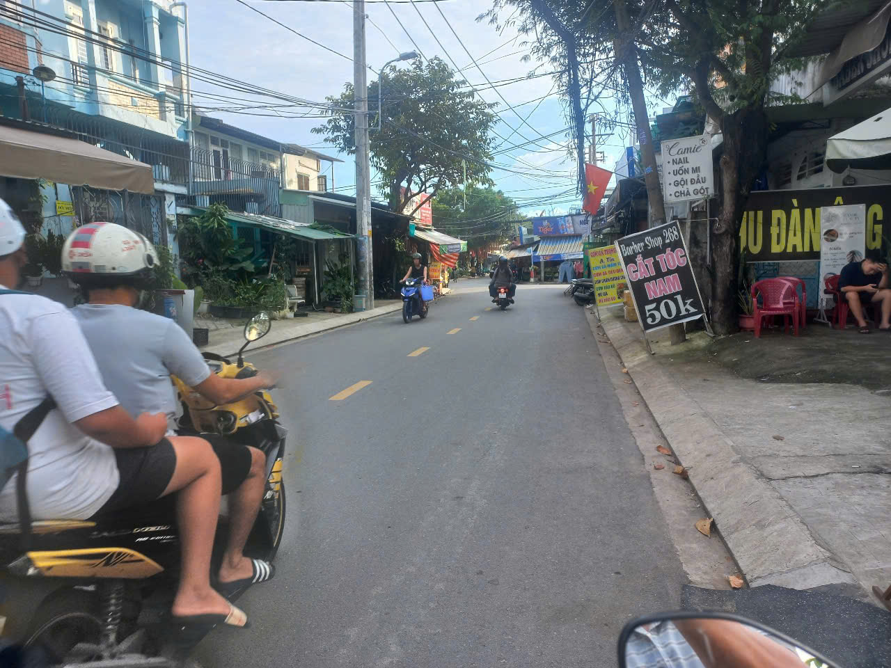 Q.9- B.Á-N N.HÀ NGAY TRƯỜNG HOA LƯ