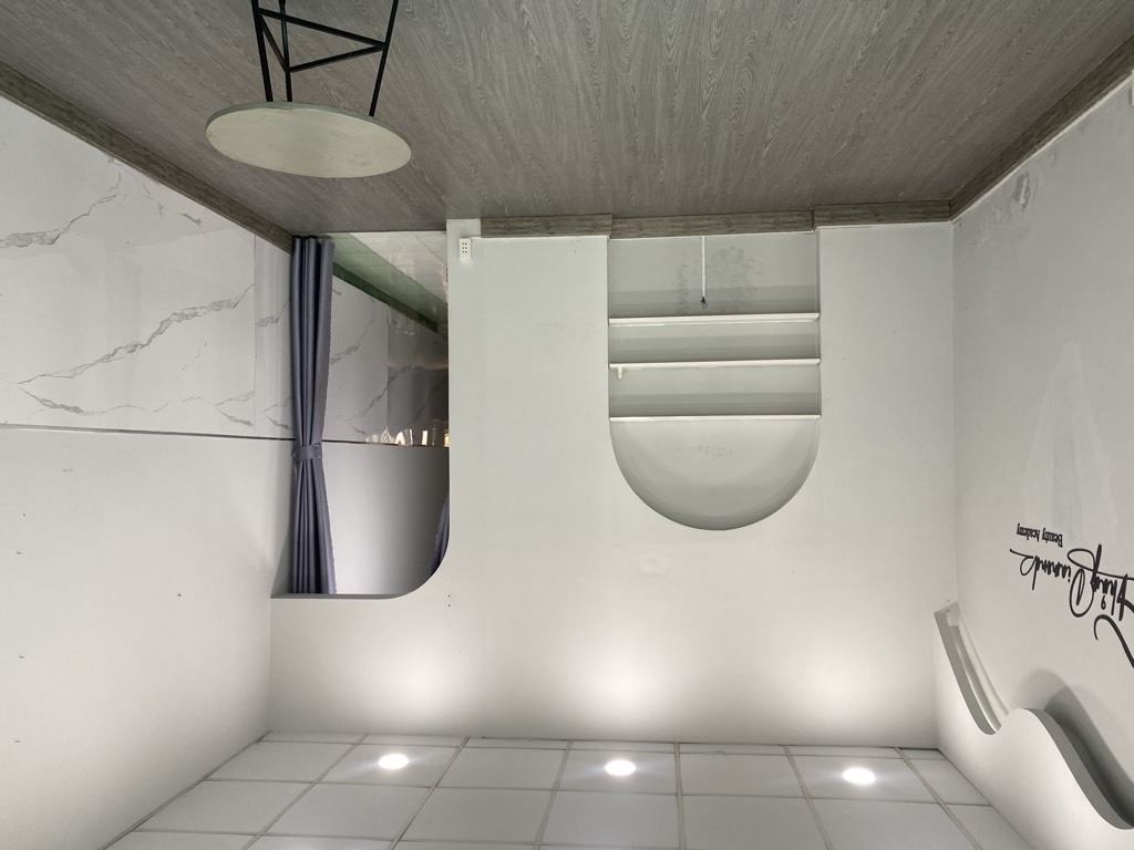 Q.9- ĐƯỜNG 379 LÊ VĂN VIỆT -. B.Á-N NHÀ MẶT TIỀN KD NGAY TRƯỜNG TRẦN QUỐC TOẢN