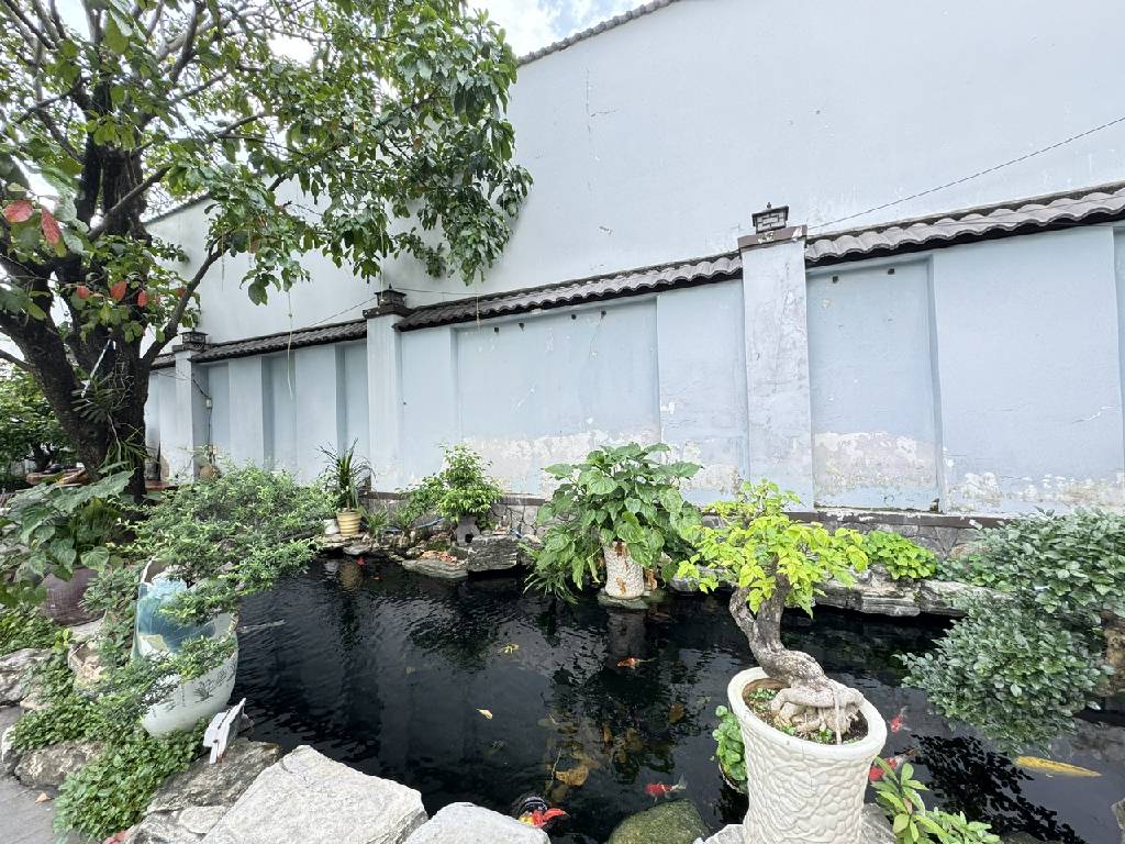 G.ẤP B.ÁN BIỆT THỰ SÂN VƯỜN ĐẸP LUNG LINH GẦ.N NGÃ 4 THỦ ĐỨC