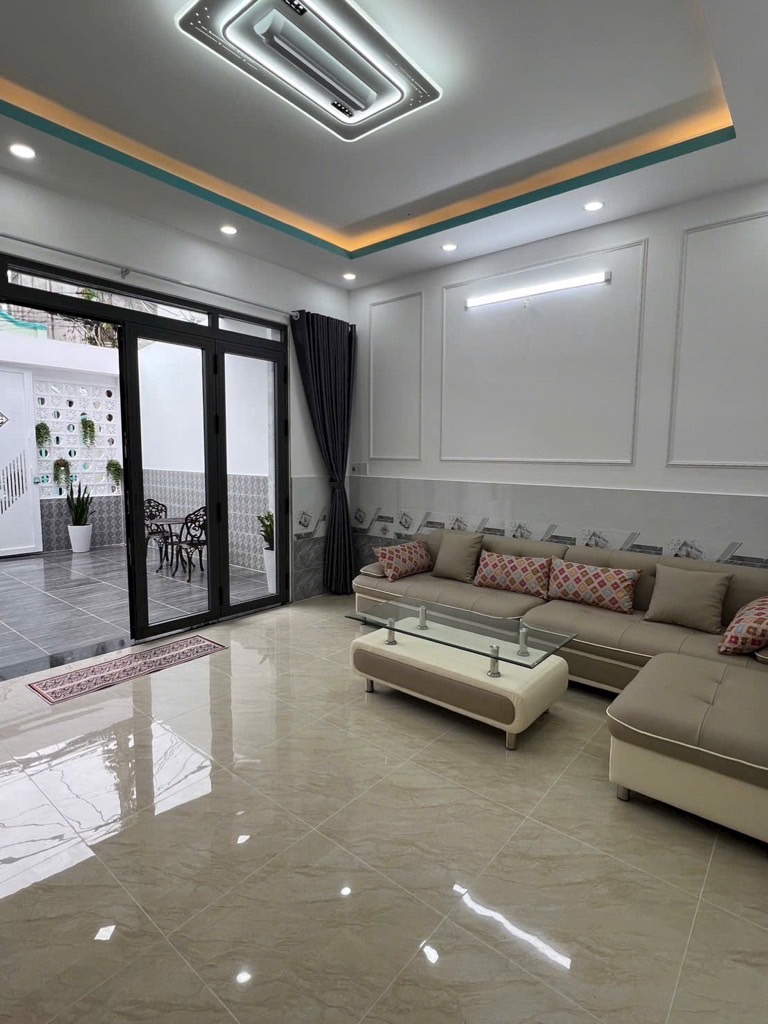 NHÀ MỚI, XE HƠI NGỦ TRONG NHÀ, DIỆN TÍCH 110M2, NGANG 5 DÀI 23M. TIỆN ÍCH ĐẦY ĐỦ