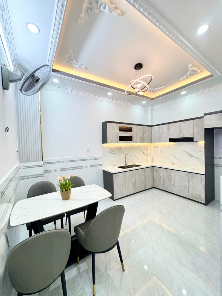 NHÀ MỚI LUNG LINH ĐÓN TẾT, CÁCH QUẬN 7 CHỈ 2 PHÚT, NGANG 4,5*11M. TIỆN ÍCH ĐẦY ĐỦ, SÁT CHỢ, TRƯỜNG HỌC...