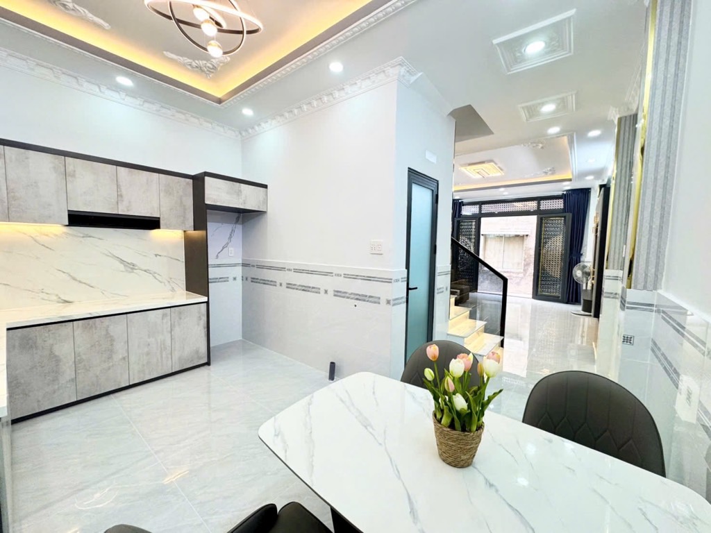 NHÀ MỚI LUNG LINH ĐÓN TẾT, CÁCH QUẬN 7 CHỈ 2 PHÚT, NGANG 4,5*11M. TIỆN ÍCH ĐẦY ĐỦ, SÁT CHỢ, TRƯỜNG HỌC...