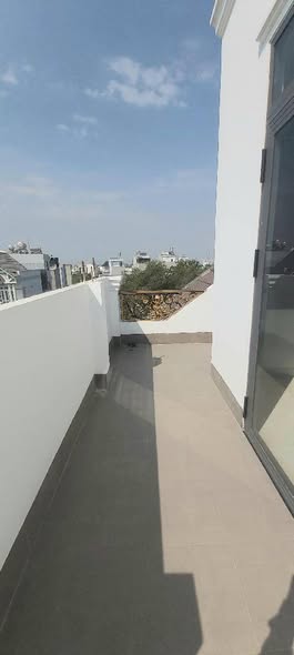 MẶT TIỀN ĐƯỜNG THỦ ĐỨC KHU PHÂN LÔ VỈA HÈ CÂY XANH 5TẤM 4PN  GIÁ TRỊ XÂY DỰNG CAO