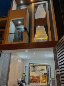 MẶT TIỀN ĐƯỜNG KHU PHÂN LÔ VIEW SÔNG VỈA HÈ CÂY XANH 4TẤM 5PN 5X21 GIÁ TRỊ XÂY DỰNG 3 TỶ