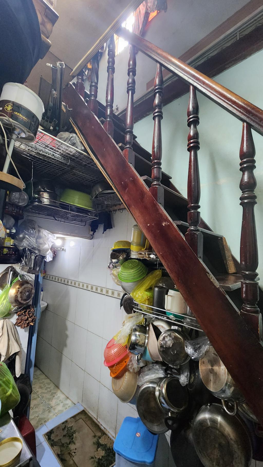 Nhà sát mặt tiền hẻm 84 Tân Sơn Nhì, nhỏ tiền, dễ chốt.t