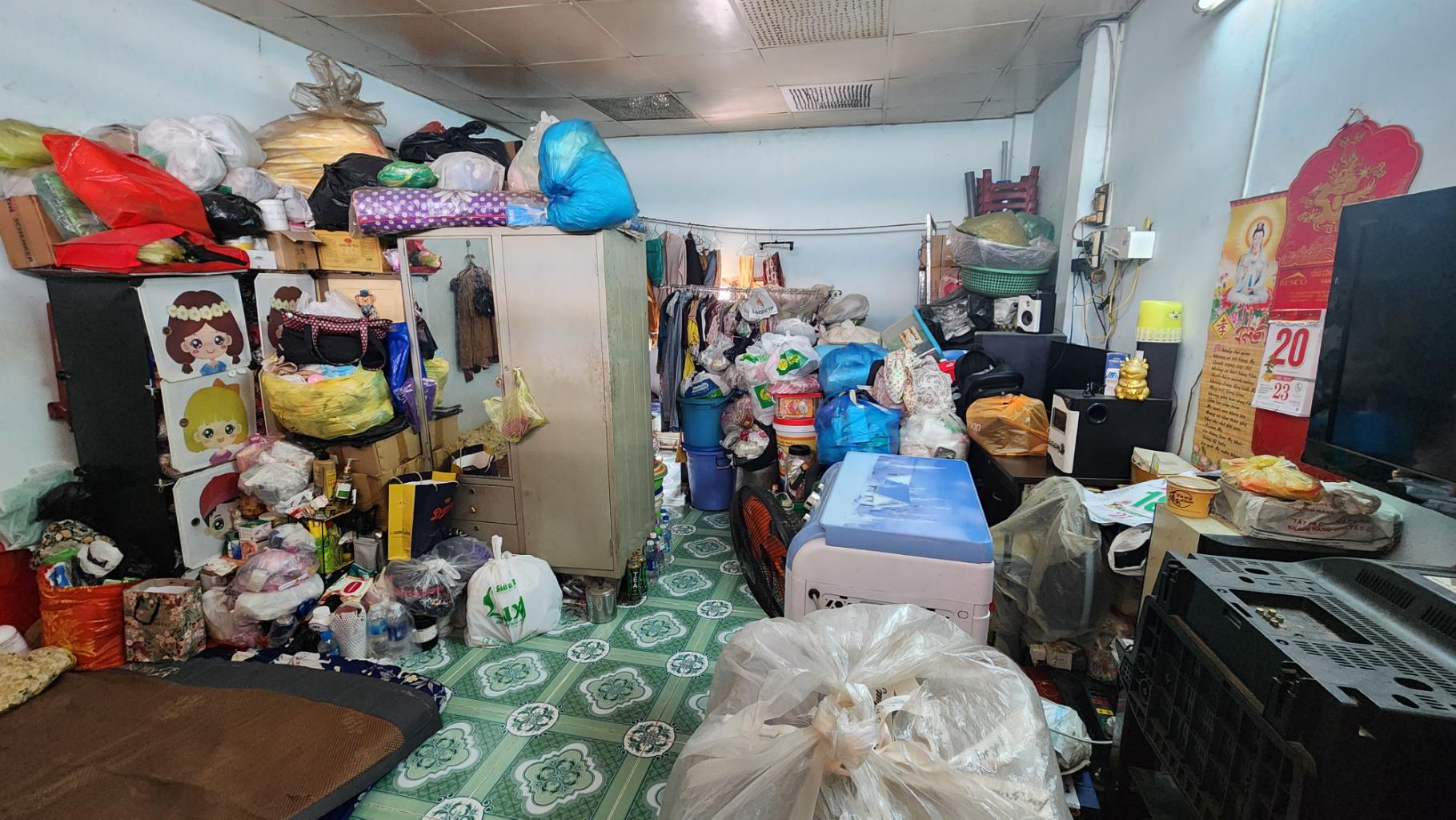 Nhà sát mặt tiền hẻm 84 Tân Sơn Nhì, nhỏ tiền, dễ chốt.t