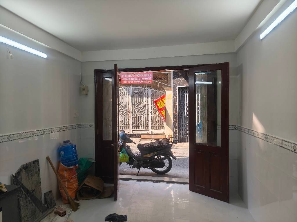 Bán nhà đẹp, gần vòng xoay 3tháng hai Điên Biên Phủ 51m2,vuông vức, hoàn công đủ.