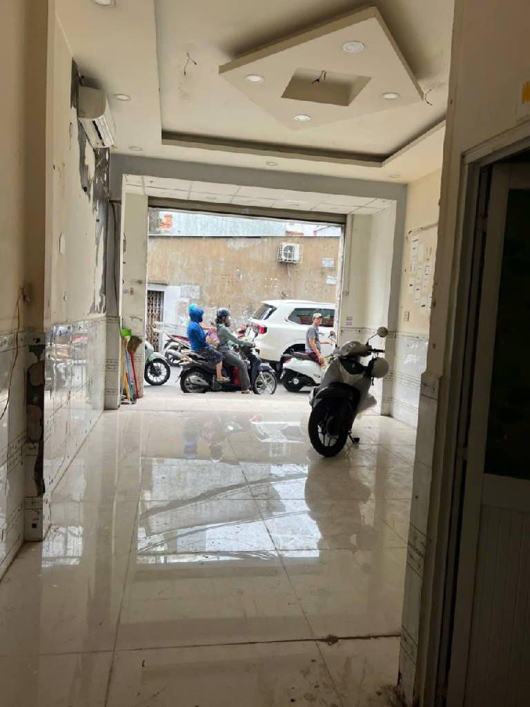 Bán nhà đẹp Tân Phú, mặt tiền đường Sơn Kỳ, 2 tầng, nhỉnh 5 tỷ.