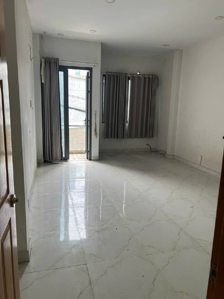 Bán nhà đẹp Tân Phú, mặt tiền đường Sơn Kỳ, 2 tầng, nhỉnh 5 tỷ.