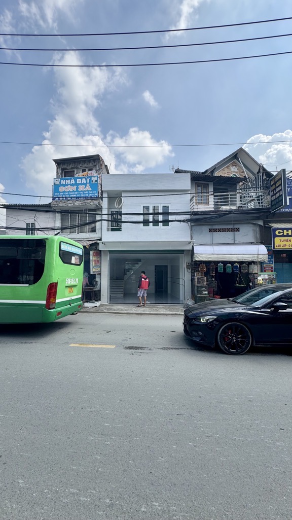 Nhà đẹp , mặt tiền đường, ngay trung tâm Vĩnh Lộc B, Bình Chánh.