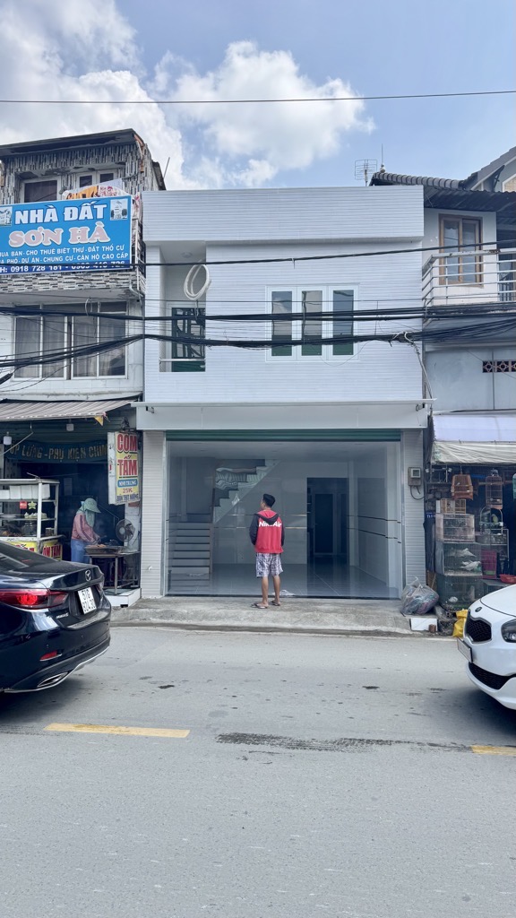 Nhà đẹp , mặt tiền đường, ngay trung tâm Vĩnh Lộc B, Bình Chánh.