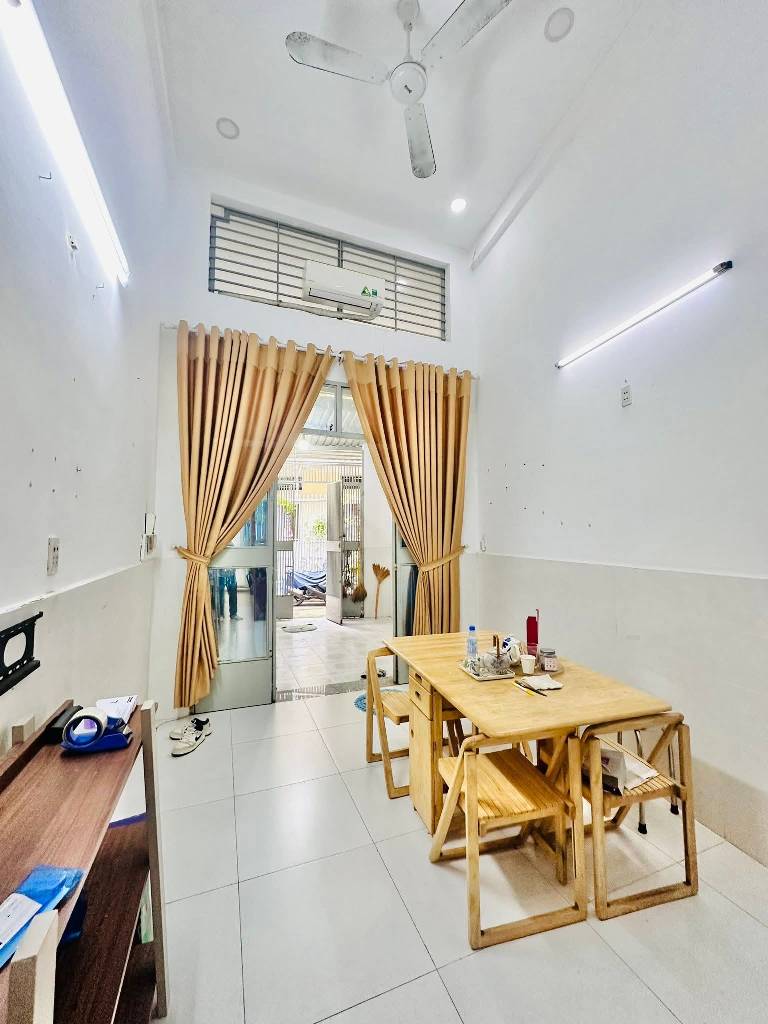 Nhà đẹp  48m2.Tân Bình .4 tầng. Nhỉnh 4 tỷ