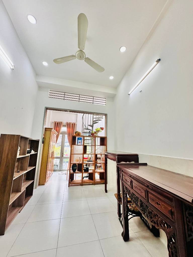 Nhà đẹp  48m2.Tân Bình .4 tầng. Nhỉnh 4 tỷ