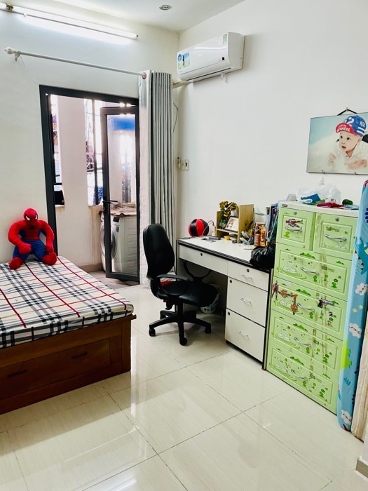 Nhà đẹp- 2 tầng, ngang gần 4  m. Nhỉnh 3 tỷ