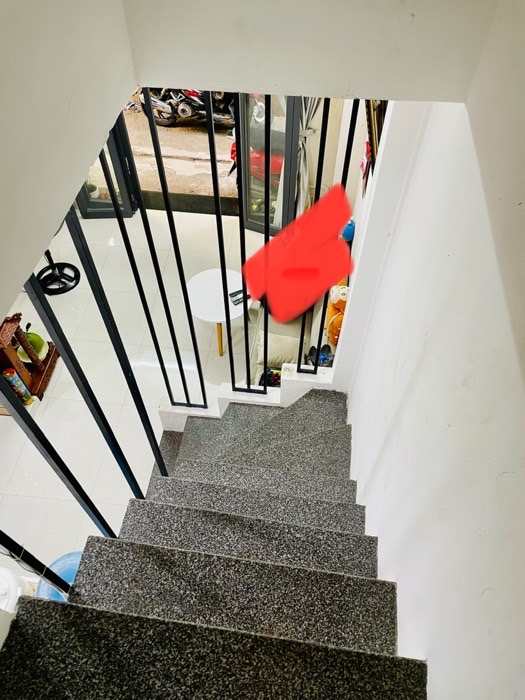 Nhà đẹp- 2 tầng, ngang gần 4  m. Nhỉnh 3 tỷ