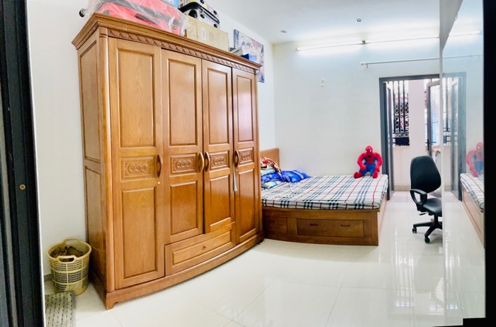 Nhà đẹp- 2 tầng, ngang gần 4  m. Nhỉnh 3 tỷ