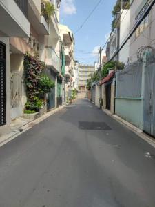 Bán nhà đep Tân Phú- sát bên hẻm xe tải - giá nhỉnh  3 tỷ