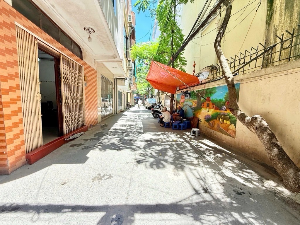 Nhà đẹp nhất phố Nhân Hoà - Hoa hậu Thanh Xuân