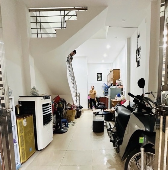 Bán nhà 4 tầng - nhà dân xây chắc chắn.2 mặt thoáng