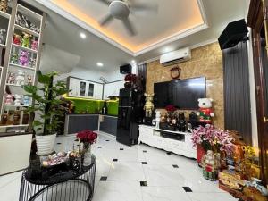 DÂN XÂY 6 TẦNG - SỔ ĐỎ CẤT KÉT