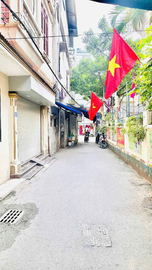 NHÀ NGÕ PHỐ THUỴ KHUÊ, Ô TÔ ĐỖ CỬA - 37M x 7 TẦNG KHUNG ĐẸP, THANG MÁY - MT 4M - SĐCC- 18 TỶ