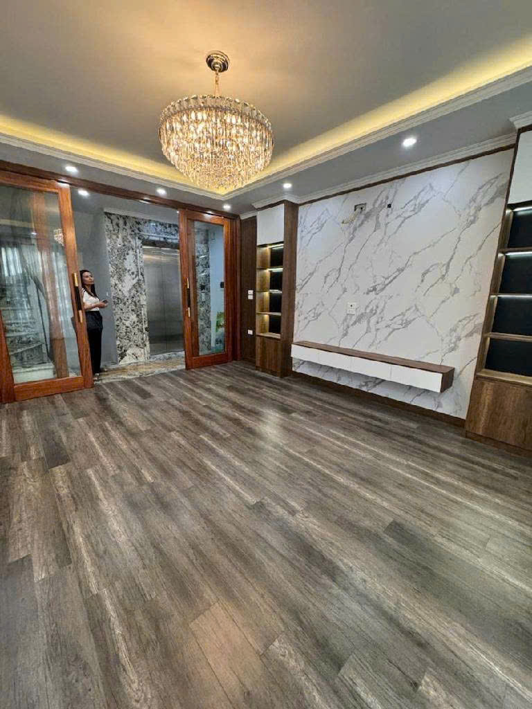 NHÀ NGÕ PHỐ THUỴ KHUÊ, Ô TÔ ĐỖ CỬA - 37M x 7 TẦNG KHUNG ĐẸP, THANG MÁY - MT 4M - SĐCC- 18 TỶ