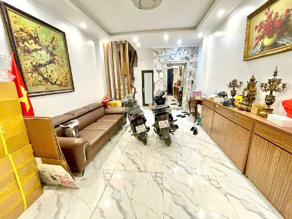 NHÀ NGÕ PHỐ THUỴ KHUÊ, Ô TÔ ĐỖ CỬA - 37M x 7 TẦNG KHUNG ĐẸP, THANG MÁY - MT 4M - SĐCC- 18 TỶ