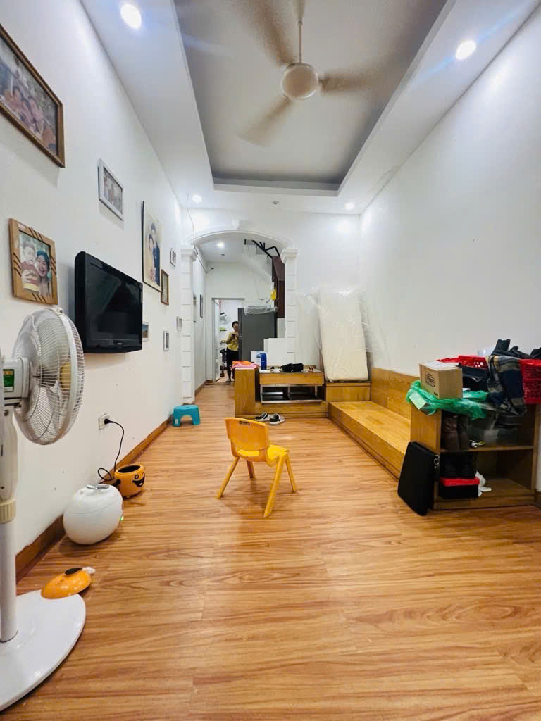 NHÀ NGÕ HOÀNG HOA THÁM, 47M X 3 TẦNG ĐẸP, SĐCC, 9,3 TỶ  NGÕ RỘNG HƠN 4M THÔNG THOÁNG, 10M RA SÂN ĐỖ Ô TÔ