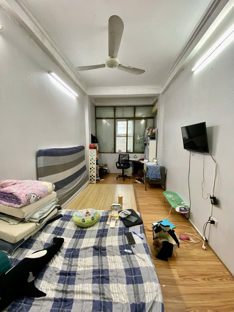 NHÀ NGÕ HOÀNG HOA THÁM, 47M X 3 TẦNG ĐẸP, SĐCC, 9,3 TỶ  NGÕ RỘNG HƠN 4M THÔNG THOÁNG, 10M RA SÂN ĐỖ Ô TÔ