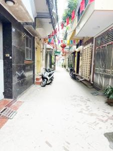 BÁN NHÀ TẬP THỂ DUPLEX (2 Tầng) 40M NGÕ PHỐ THUỴ KHUÊ - SĐCC - NHỈNH 3 TỶ