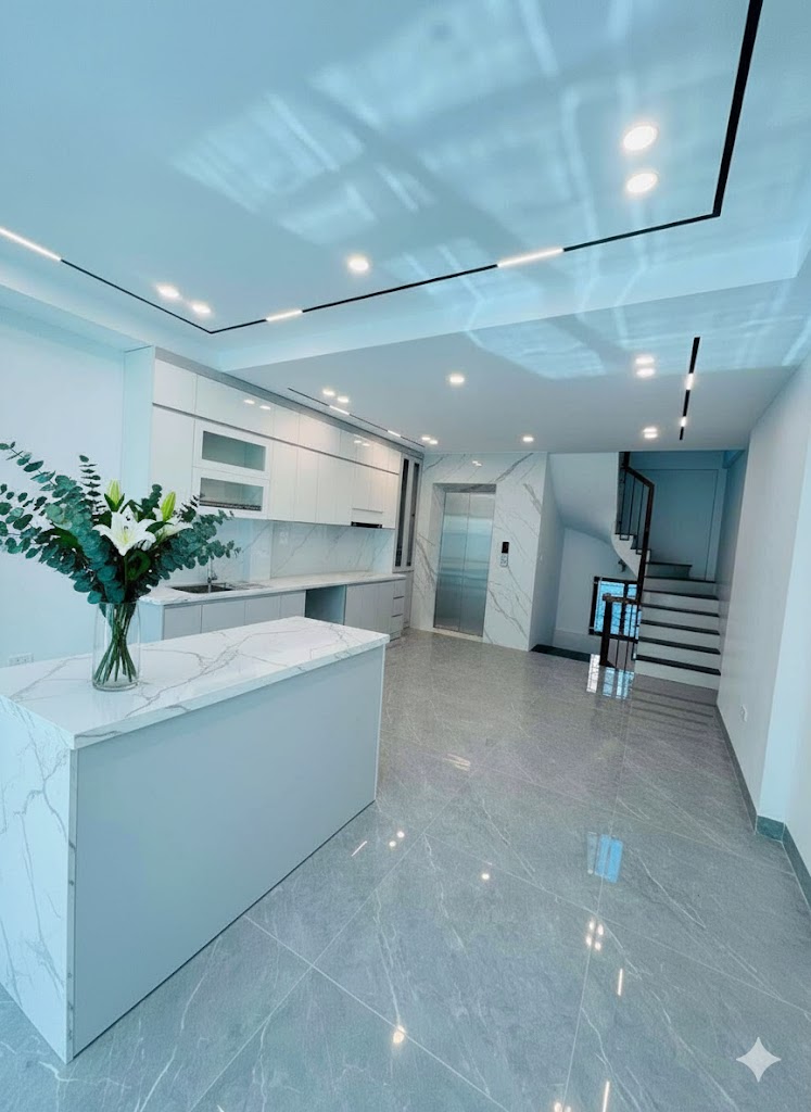 Bán nhà mới xây ở Ngọc Thụy