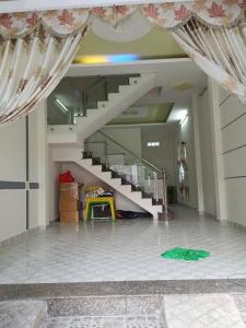 GẦN CHỢ HẠT ĐIỀU - 2 TẦNG - HẺM XE HƠI – HUỲNH THỊ HAI, QUẬN 12