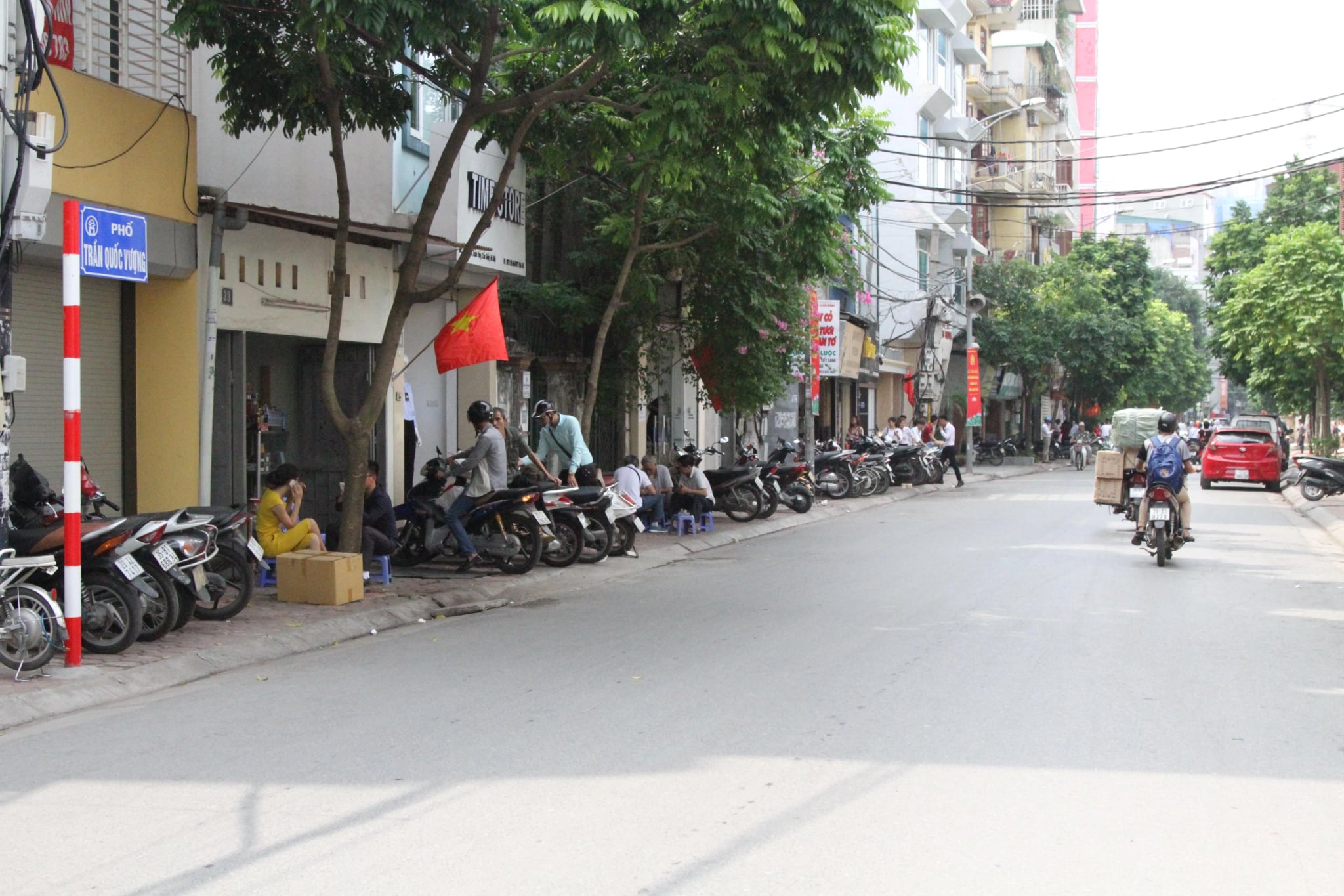 Người nhà em cần bán gấp nhà đẹp 36m² Trần Quốc Vượng – Cầu Giấy, NGÕ THÔNG, GẦN ĐƯỜNG LỚN.