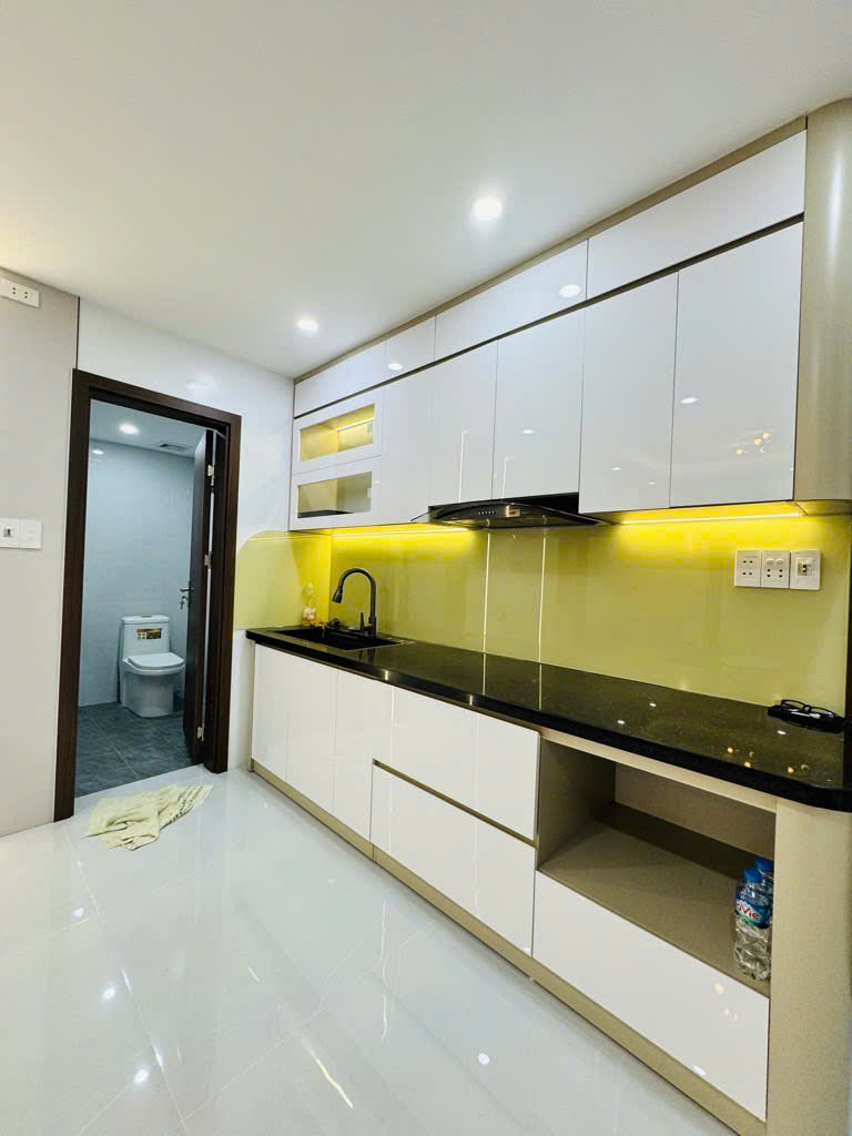 SIÊU PHẨM GIẢI PHÓNG, 80M2 NHỈNH 4 TỶ, 3 NGỦ RIÊNG BIỆT