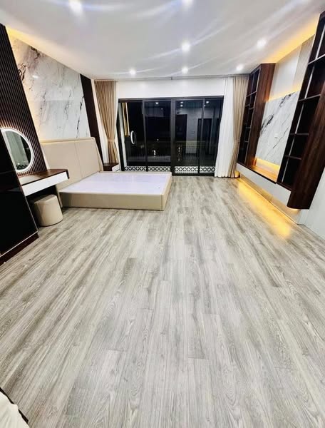 Bán nhà Trần Đại Nghĩa- Hai Bà Trưng. Nhà Lô Góc Xịn – 3 Bước Ra Ô Tô – 40M – 5 Tầng – 15.x Tỷ