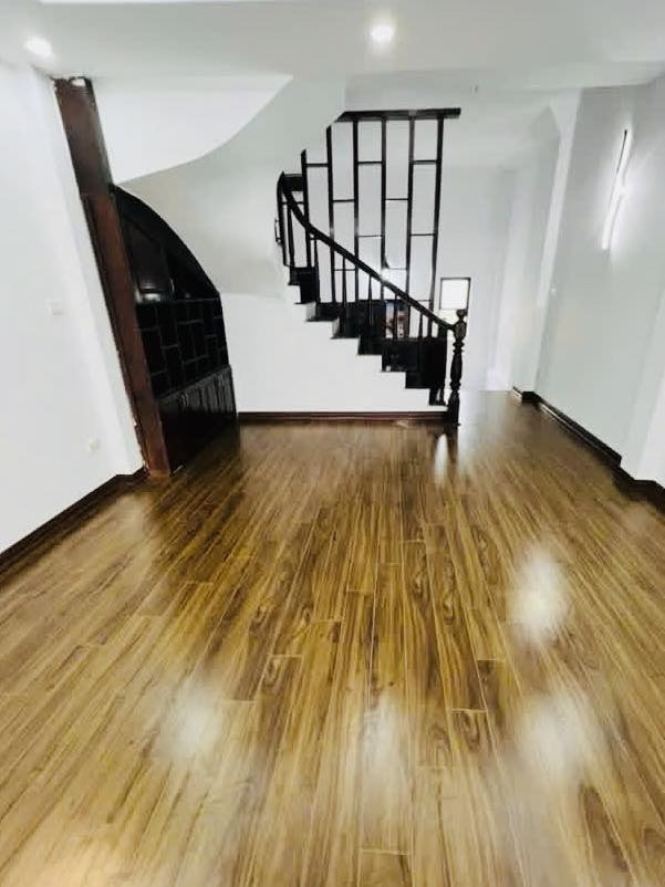 NHÀ PHỐ THÀNH NHÀN VÀI BƯỚC CHÂN RA PHỐ LỚN CHỈ - SÁT GA CÁT LINH CHỈ 9x đồng