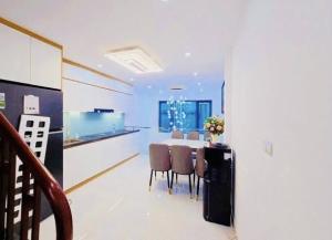 LONG BIÊN Phúc Lợi - NHÀ 5 TẦNG. DT 39M MẶT TIỀN 5M . nhà mới ở ngay.