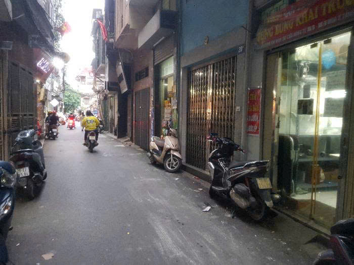 Tin được không, chỉ 8,9 tỷ có ngay nhà Mặt phố Thịnh Hào