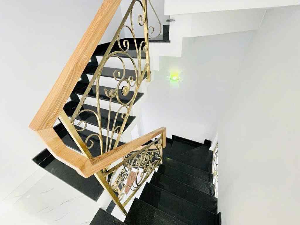 Căn góc siêu phẩm bông sao quận 8- xe hơi ngủ trong nhà- nhà mới 5 tầng