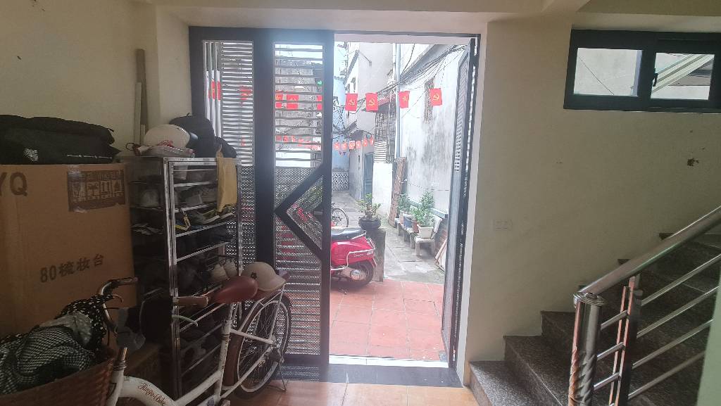 Bán nhà Phố Đại La - HBT - Cạnh chợ mơ DT 37m2 - Giá : 7,850 Tỷ