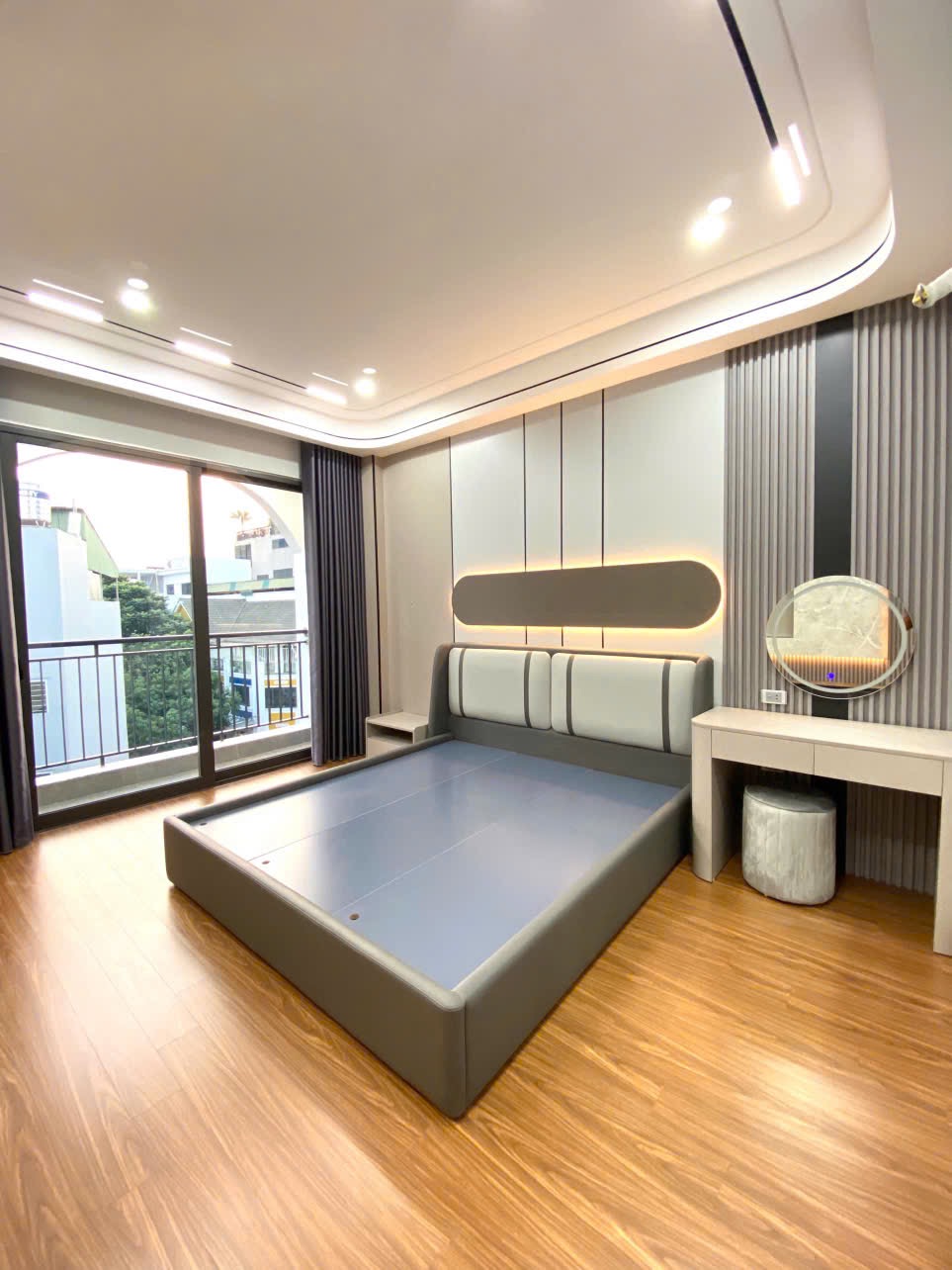 Bán nhanh nhà xây mới, thang máy phố Lâm Hạ, 68m2 mặt tiền 5m, ngõ ô tô tránh.