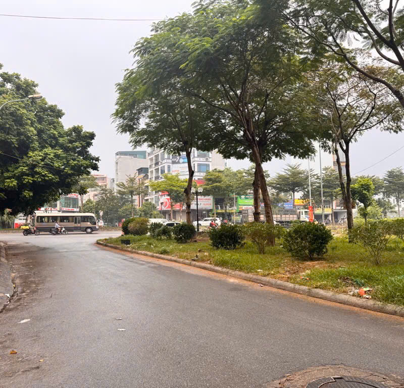 Bán nhà riêng-Lô góc-97m2 (hiếm)-12,3 tỷ- tại Đường La Nội, Hà Đông.