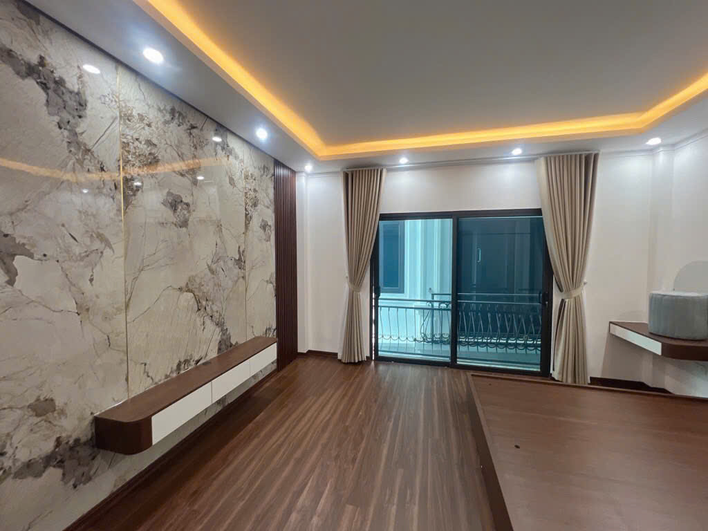 Bán nhà Trần Phú - giá 9,88 tỷ - 32m2 -Nhà mới xây-THANG MÁY SẴN