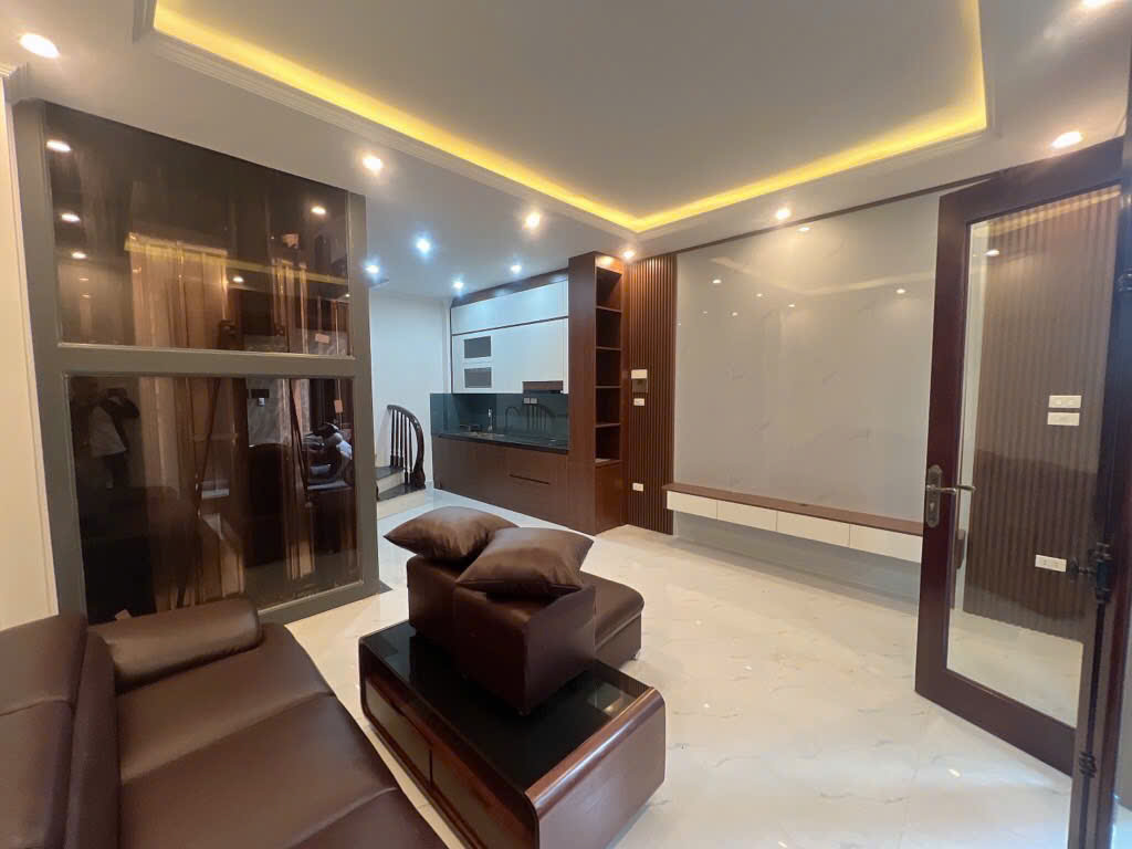 Bán nhà Trần Phú - giá 9,88 tỷ - 32m2 -Nhà mới xây-THANG MÁY SẴN