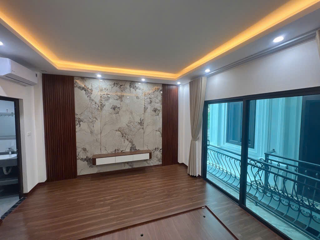 Bán nhà Trần Phú - giá 9,88 tỷ - 32m2 -Nhà mới xây-THANG MÁY SẴN