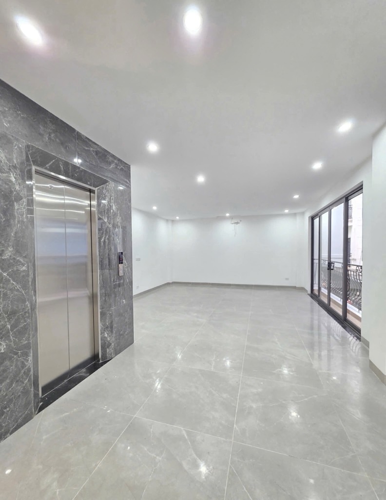 Bán nhà riêng Phố Lụa _Ô tô vào nhà_51M2_ Nở hậu_Thang máy_Chỉ hơn 13 tỷ !