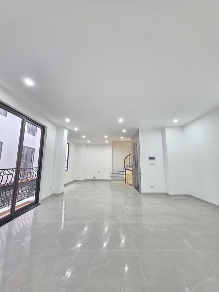 Bán nhà riêng Phố Lụa _Ô tô vào nhà_51M2_ Nở hậu_Thang máy_Chỉ hơn 13 tỷ !