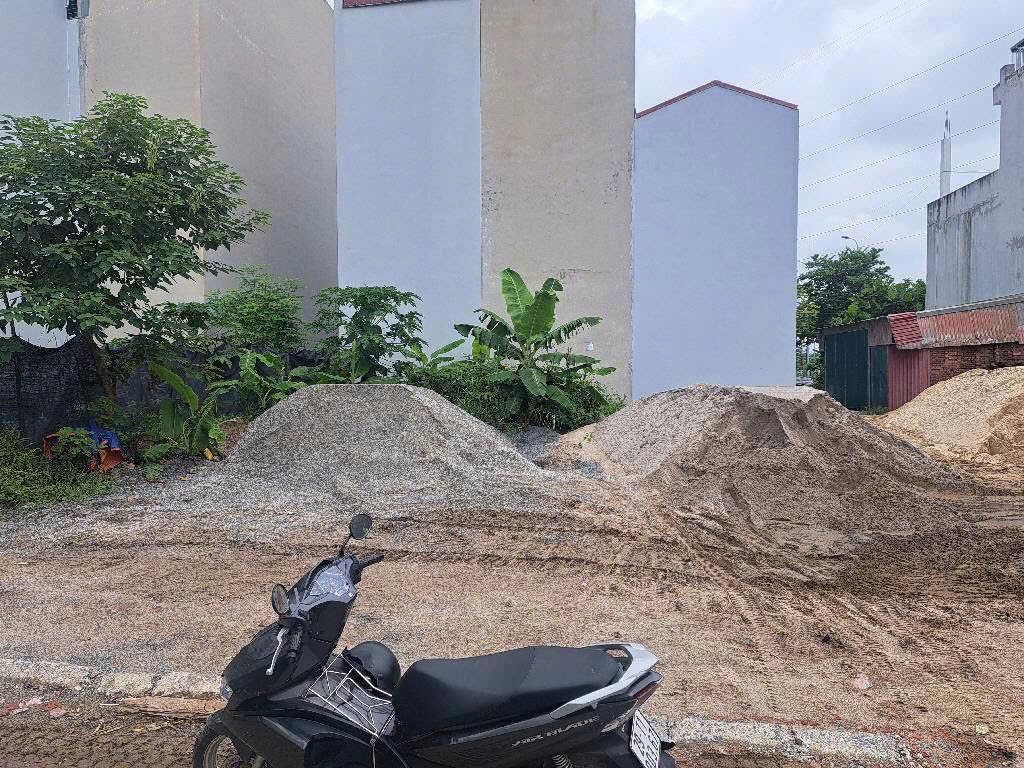 Bán đất dịch vụ Trại_Hà Đông_49m2_mặt đường 9m_Hơn 10 tỷ có thương lượng