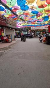 Bán nhà phố Lụa Hà Đông - 8,2 tỷ -  Khu phố sầm uất